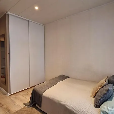 In Prime Location Apartment *
